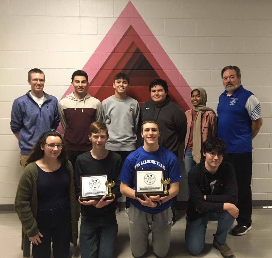 Academic Team Wins Districts